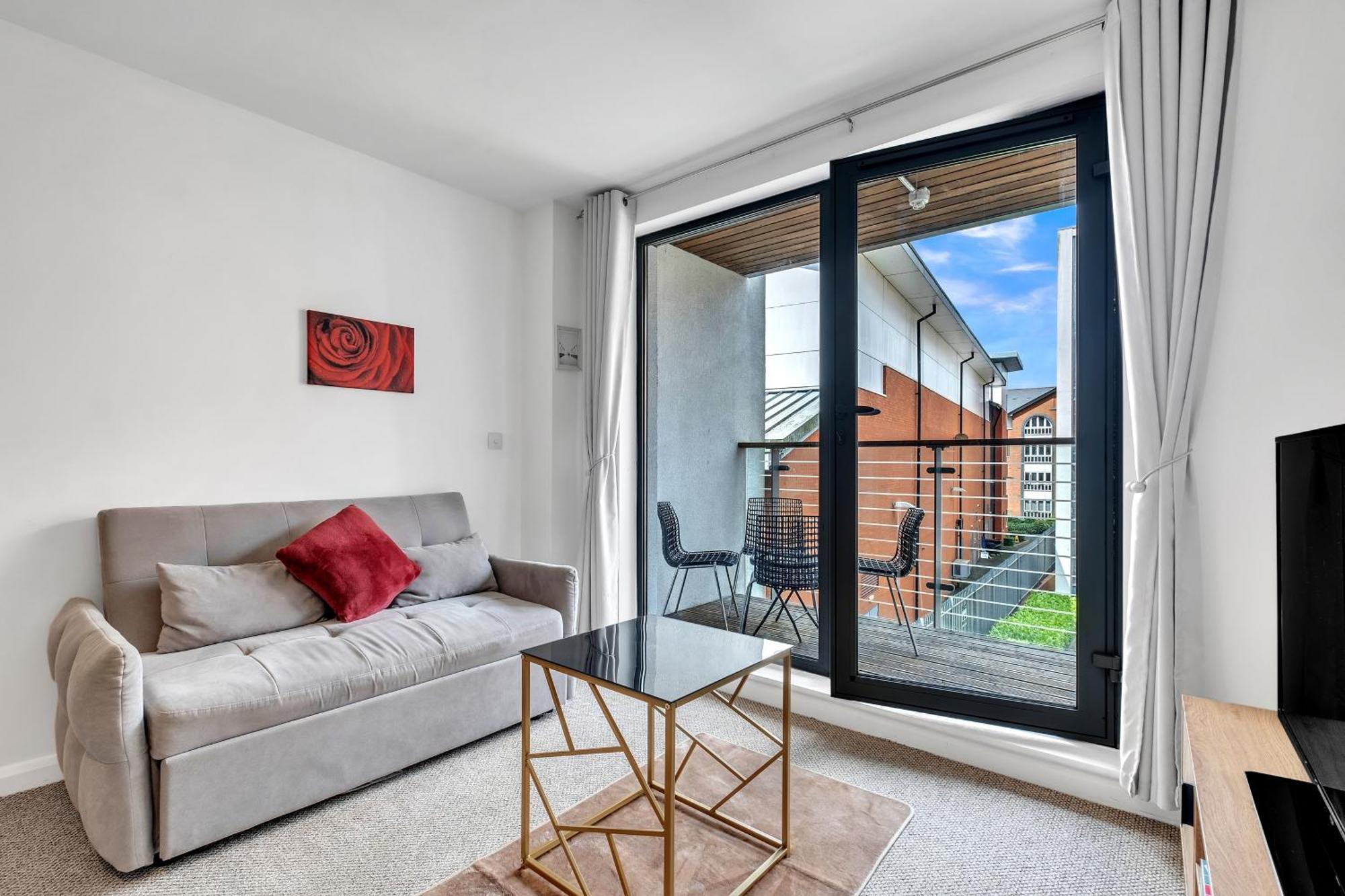Central Suite Near Mailbox, King Bed, Ping Pong, Netflix, Sleeps 4 Birmingham Bagian luar foto