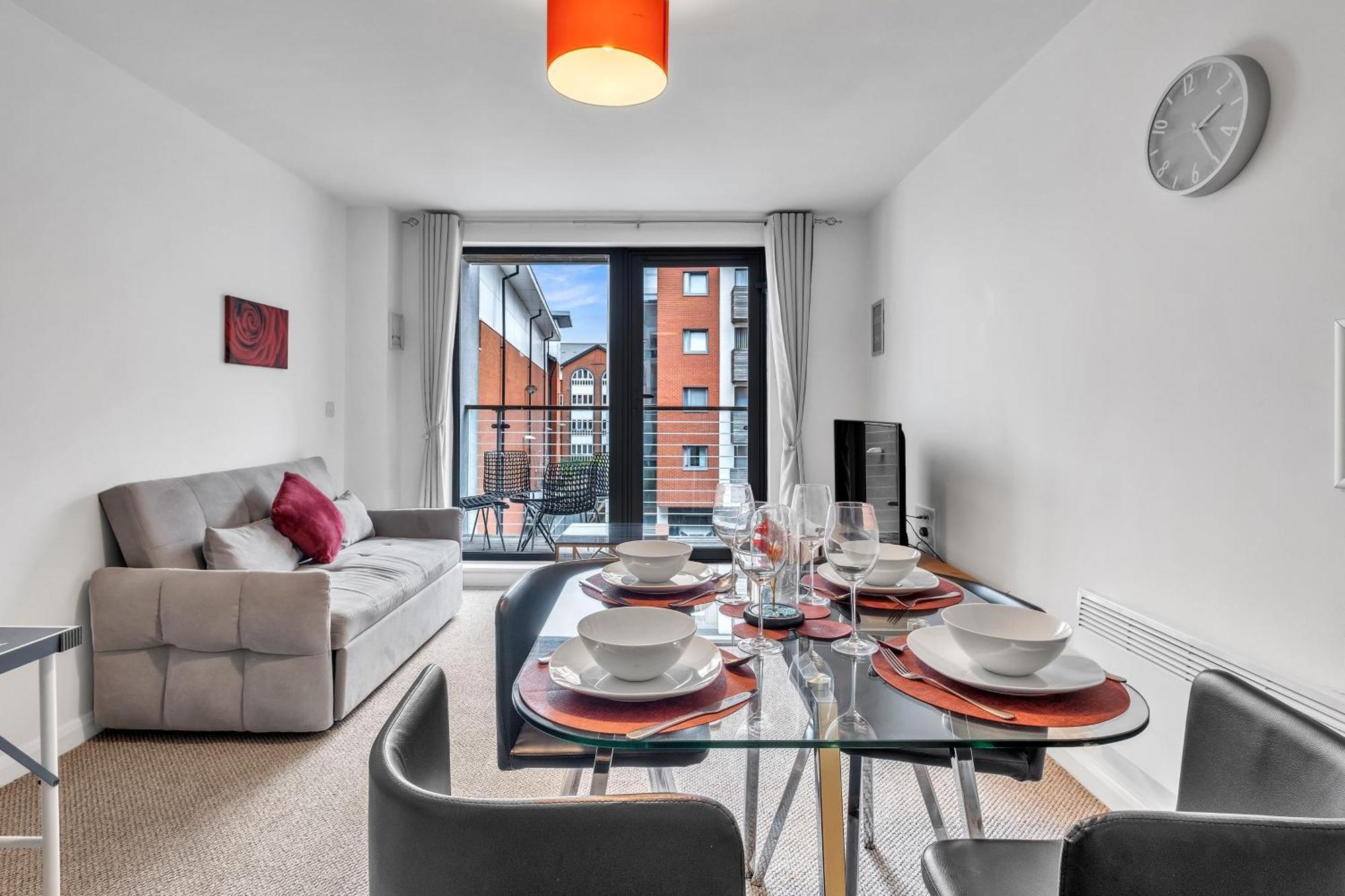 Central Suite Near Mailbox, King Bed, Ping Pong, Netflix, Sleeps 4 Birmingham Bagian luar foto