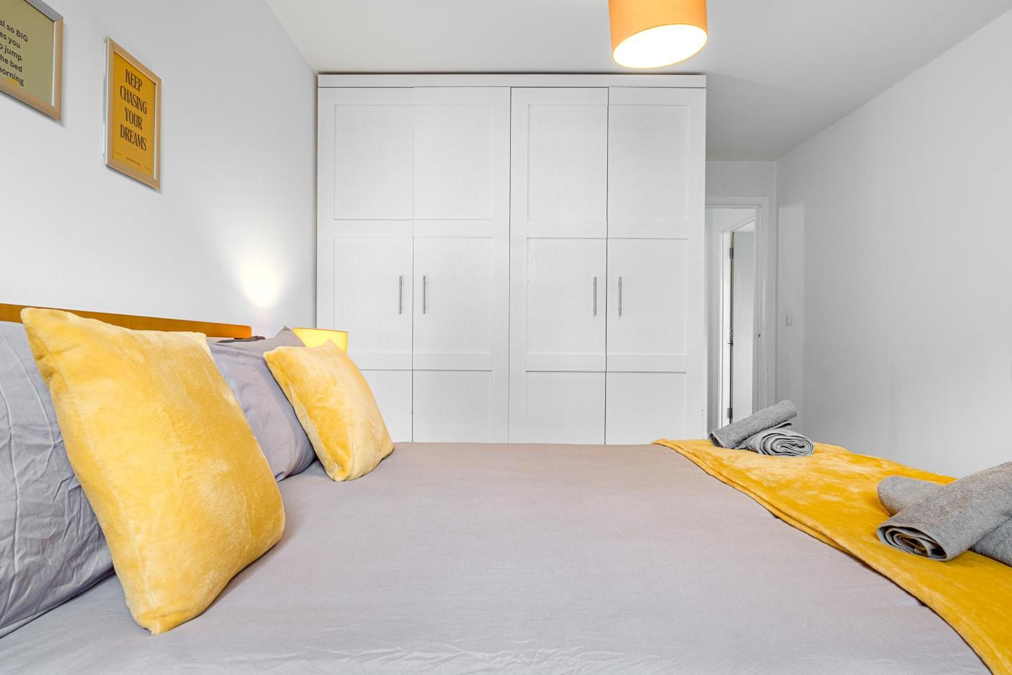Central Suite Near Mailbox, King Bed, Ping Pong, Netflix, Sleeps 4 Birmingham Bagian luar foto