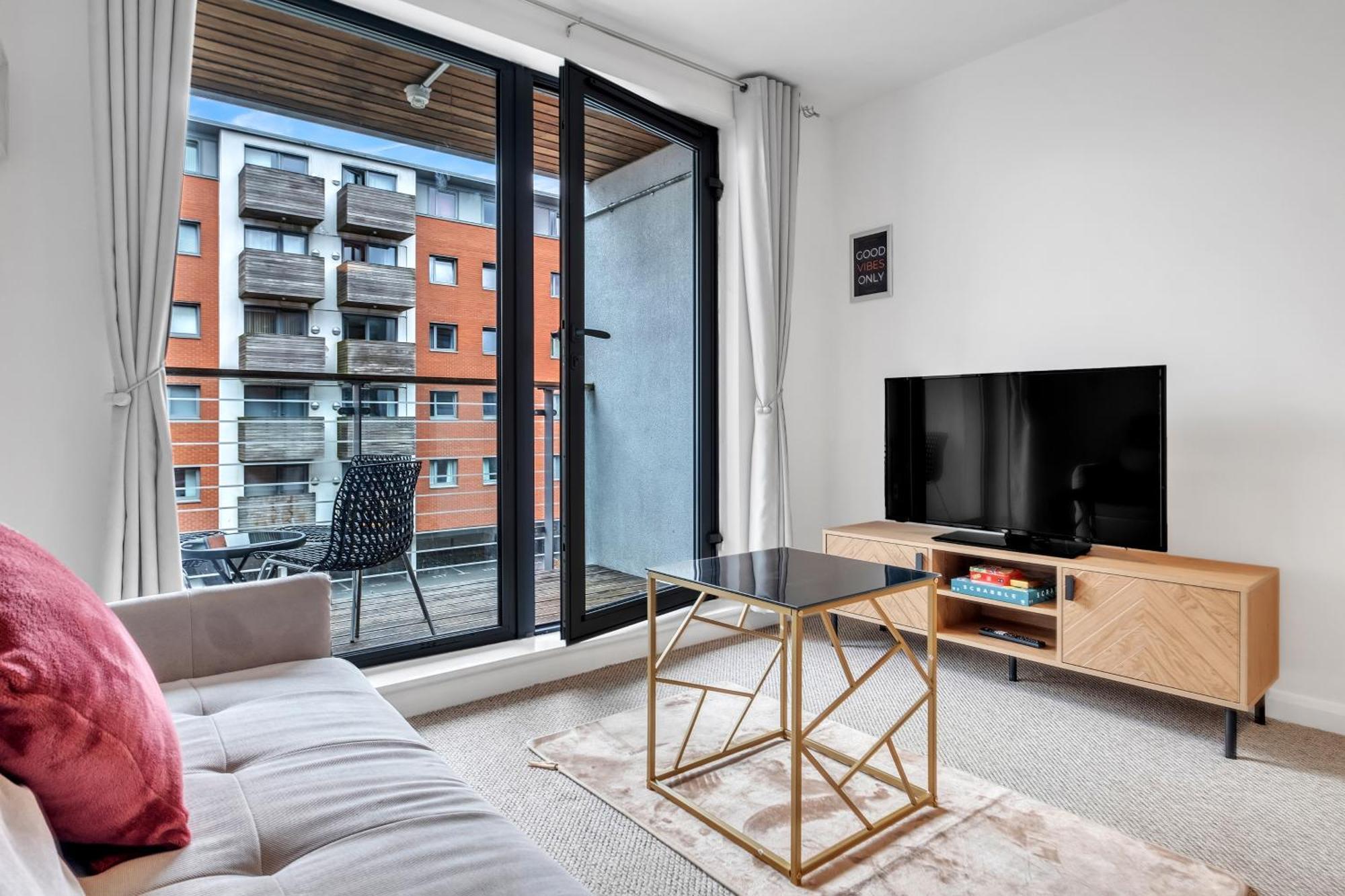 Central Suite Near Mailbox, King Bed, Ping Pong, Netflix, Sleeps 4 Birmingham Bagian luar foto