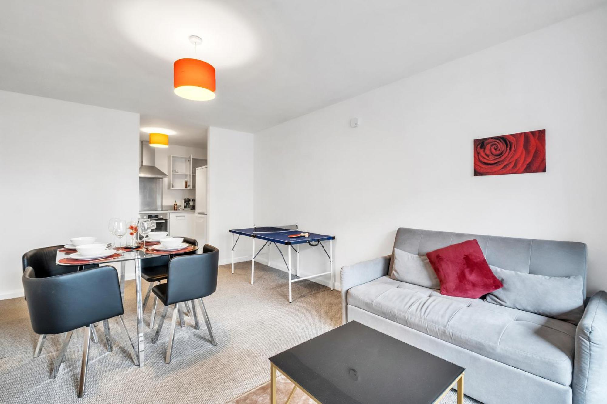 Central Suite Near Mailbox, King Bed, Ping Pong, Netflix, Sleeps 4 Birmingham Bagian luar foto