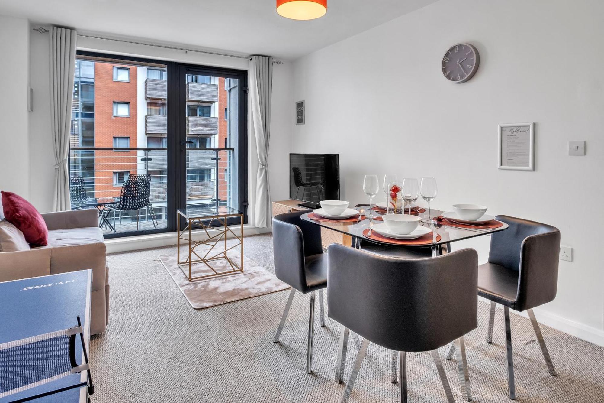 Central Suite Near Mailbox, King Bed, Ping Pong, Netflix, Sleeps 4 Birmingham Bagian luar foto