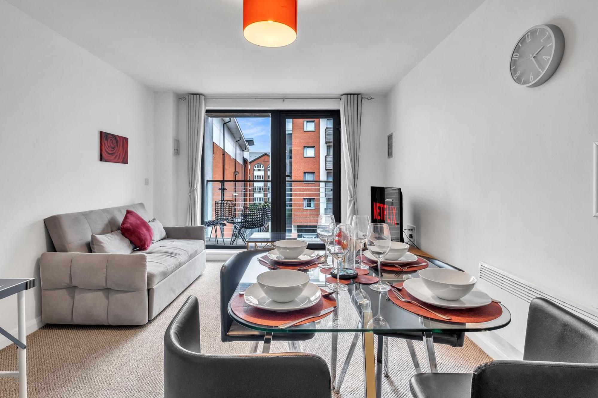 Central Suite Near Mailbox, King Bed, Ping Pong, Netflix, Sleeps 4 Birmingham Bagian luar foto
