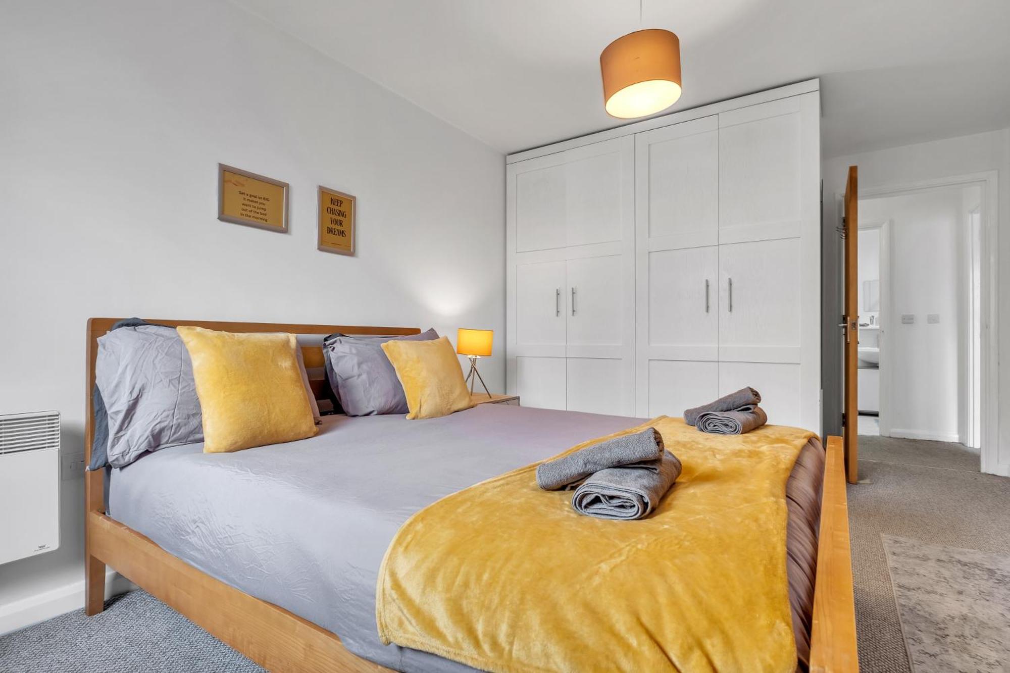 Central Suite Near Mailbox, King Bed, Ping Pong, Netflix, Sleeps 4 Birmingham Bagian luar foto